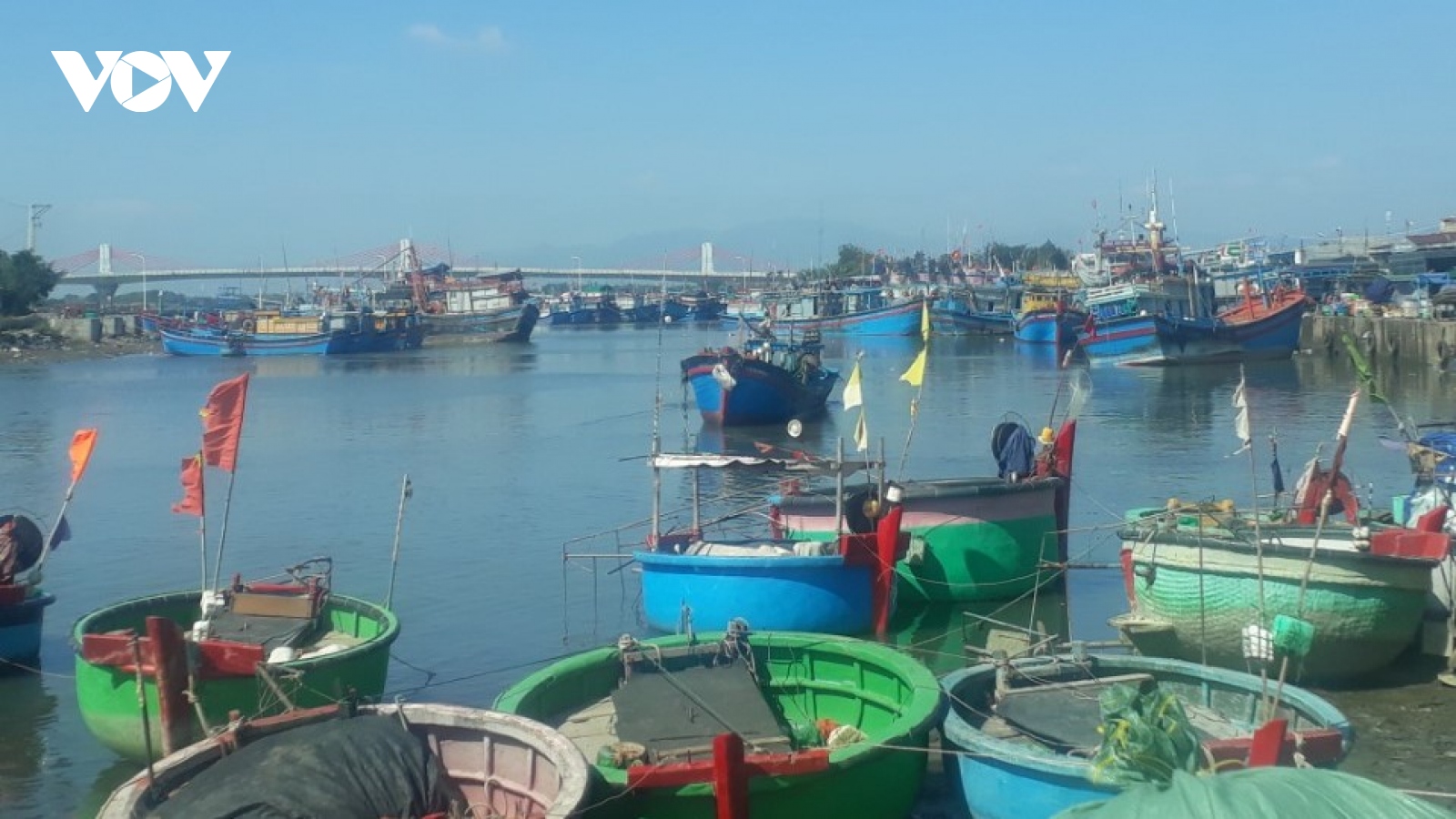 Chìm tàu trên vùng biển Bình Thuận, 3 ngư dân tử vong, 2 người mất tích